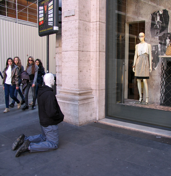 Mark Jenkins esculturas teatro callejero